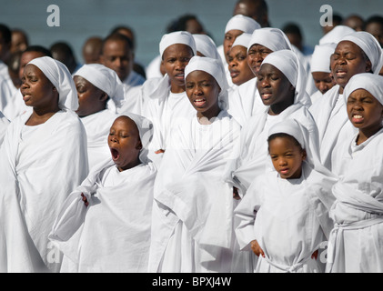 Elementi femmina della Congregazione degli Apostoli di Muchinjikwa chiesa. Foto di Gordon Scammell Foto Stock