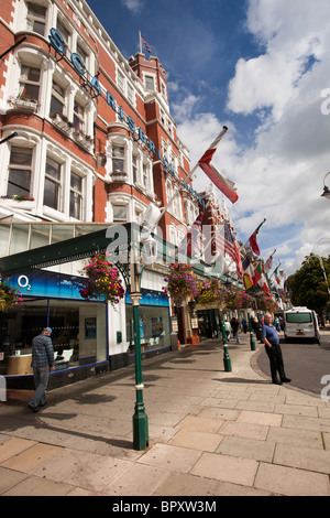 Regno Unito, Inghilterra, Merseyside, Southport, Lord Street, la struttura Scarisbrick Hotel, ben noto punto di riferimento locale Foto Stock