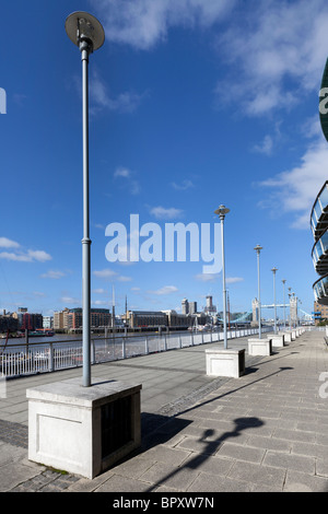 Il Tower Bridge da Hermitage Wharf, Wapping, Londra, Regno Unito. Foto Stock