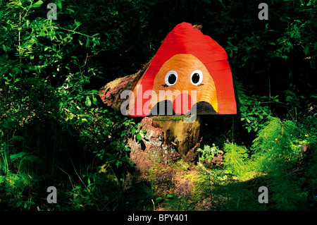Germania, Foresta Nera: di legno troll nel 'magic foresta' Zauberwald all'alto moro di Taubenmoos Foto Stock