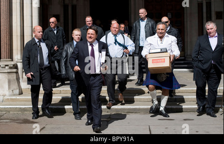 La BNP leader Nick Griffin lascia la High Court di Londra Foto Stock