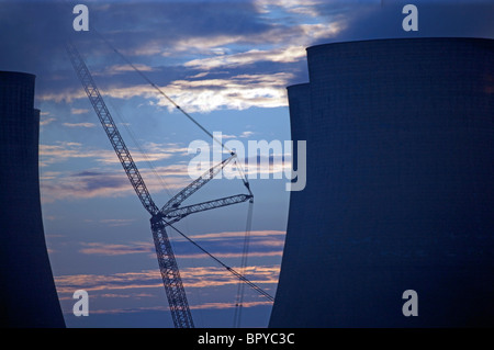 Sunrise over Coal Fired power station Foto Stock