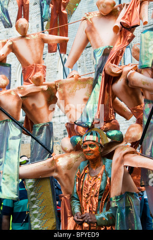 Close up masquerade donne al carnevale di Notting Hill, 2010, Londra, Inghilterra, Regno Unito, Europa, UE Foto Stock