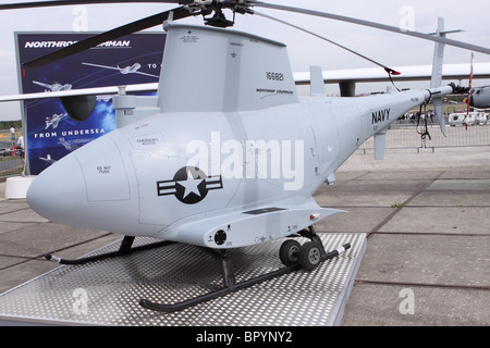 Northrop Grumman MQ-8 Fire Scout unmanned UAV elicottero azionato dal Navy US a Farnborough 2010 Foto Stock