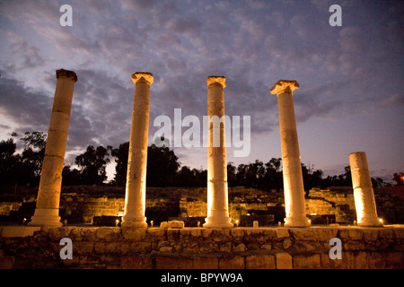 Fotografia delle rovine della città romana di Beit Shean nella valle del Giordano Foto Stock