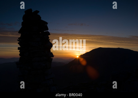 Lake District alba da Lingmell vicino Scafell Pike, Cumbria Foto Stock