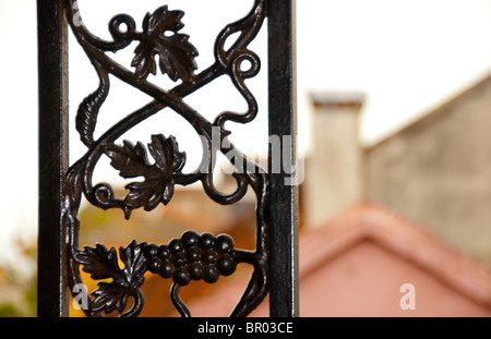 Ornati in ferro battuto grill opera nel Quartiere Francese di New Orleans, in Louisiana, Stati Uniti d'America Foto Stock