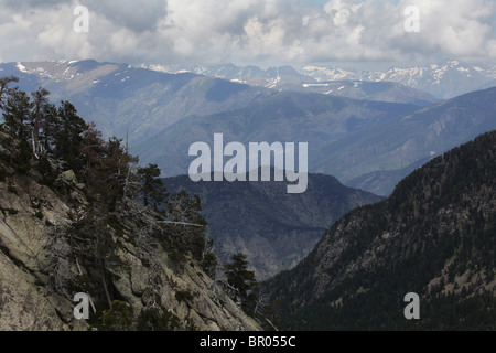 Cuore di Sant Maurici Parco Nazionale da discesa a Espot da Estany Negre Refugi JM Blanc nei Pirenei Spagna Foto Stock