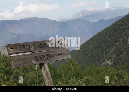 Cuore di Sant Maurici Parco Nazionale da discesa a Espot da Estany Negre Refugi JM Blanc nei Pirenei Spagna Foto Stock