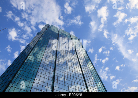 Vista guardando fino ad AT&T torre in Minneapolis, Minnesota. Foto Stock