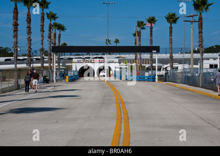 Daytona Beach International Speedway hosting annuale di Ringraziamento weekend Turchia asta Eseguire. Foto Stock