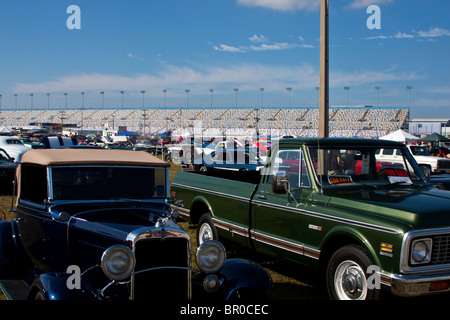 Daytona Beach International Speedway hosting annuale di Ringraziamento weekend Turchia asta Eseguire. Foto Stock