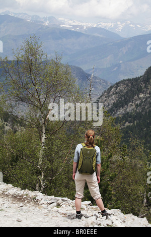 Cuore di Sant Maurici Parco Nazionale da discesa a Espot da Estany Negre Refugi JM Blanc nei Pirenei Spagna Foto Stock