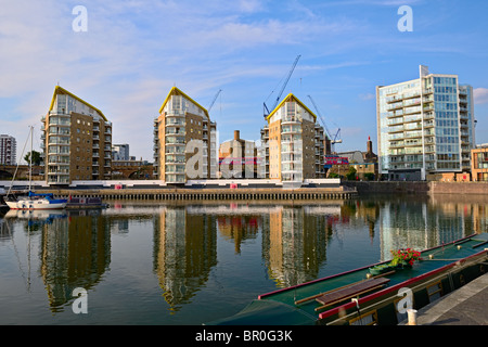Limehouse Basin, Tower Hamlets, Londra, Inghilterra, Regno Unito, Europa in prima serata Foto Stock