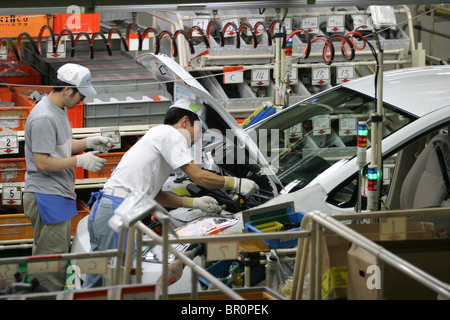 La Toyota Tsutsumi auto della linea di produzione in fabbrica, vicino a Nagoya, Giappone, 03/02/2004. Foto Stock