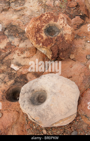 Mortai di pietra, Mapungubwe Hill, sito archeologico, Mapungubwe National Park, Sud Africa Foto Stock