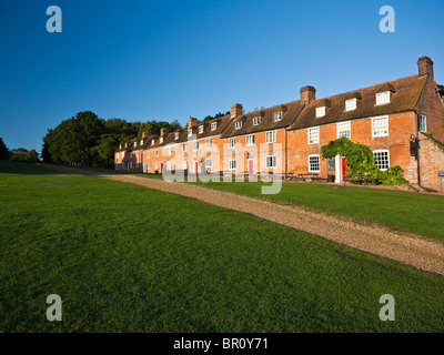 Scudi grandi Hard storico edificio nave village Hampshire REGNO UNITO Foto Stock