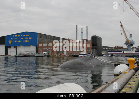 USS New Hampshire ancorata al Navale di Portsmouth cantiere navale in Kittery, Maine. Foto Stock