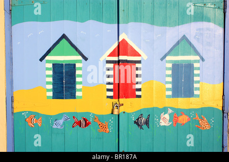 Legname di colorate case sulla spiaggia della penisola di Mornington VICTORIA AUSTRALIA BDA Foto Stock