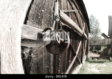 Il vecchio fienile in legno in Polonia Foto Stock