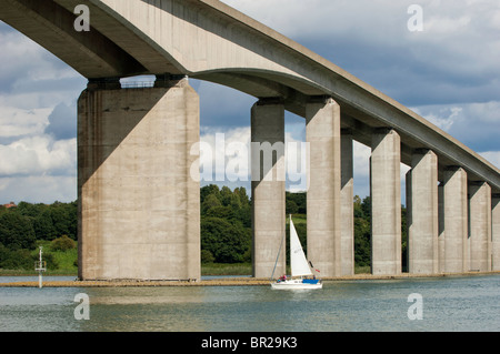 Orwell ponte che attraversa il fiume Orwell vicino a Ipswich, Suffolk, Inghilterra, Regno Unito Foto Stock