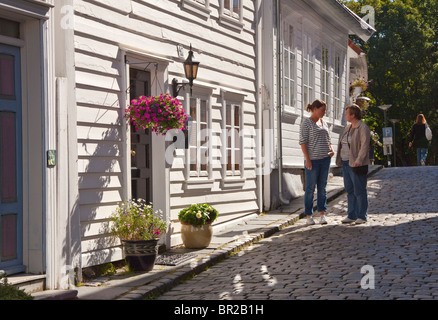 Gamle Stavanger, parte della vecchia città di Stavanger, bianco imbarcati case Foto Stock