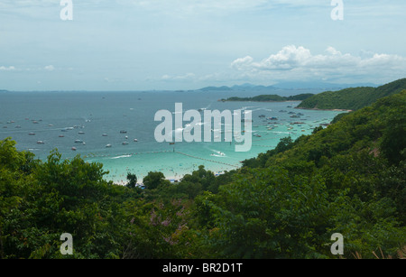 Vista mare su Koh Larn isola in Tailandia Foto Stock