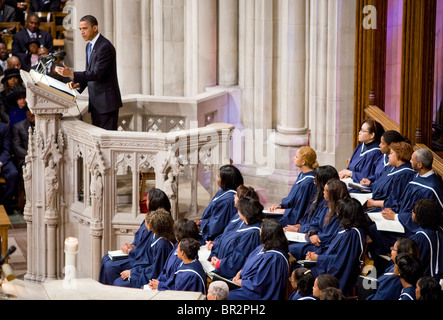 Il presidente Barack Obama parla durante il funerale di Dorothy altezza. Foto Stock