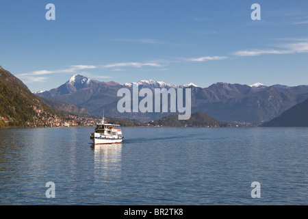 Mattina traghetto sul lago di Como Italia Foto Stock