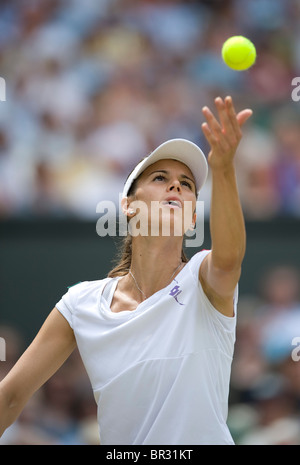 Tsvetana Pironkova (BUL) in azione durante il torneo di Wimbledon Tennis Championships 2010 Foto Stock