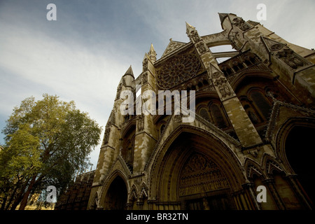 Guardando le impressionanti architechure di Westminister Abby. Foto Stock