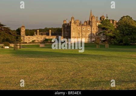 Burghley House vicino a Stamford nel Lincolnshire, fotografato in prima serata la luce. Foto Stock