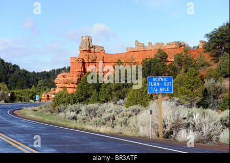 Scenic Byway 12 vicino al Parco Nazionale di Bryce Canyon dello Utah Foto Stock