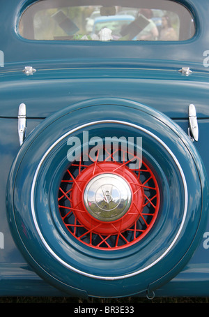 Vista posteriore di un 1935 Ford V8 Fordor Touring Sedan, realizzato in Canada Foto Stock