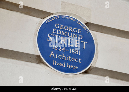 Blue lapide che ricorda l'architetto George Edmund Street, a 14 Cavendish Place, Londra W1. Foto Stock