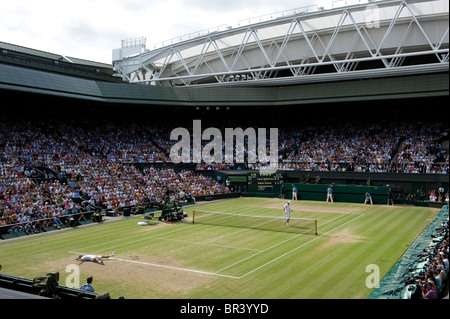 Vista generale del match point sul Centre Court durante la mens singles finale a Wimbledon Tennis Championships 2010 Foto Stock