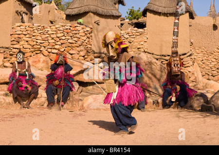Mask Dance in Viallage Dogon del Mali Foto Stock