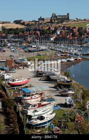 Vista lungo la Esk verso Whitby Foto Stock