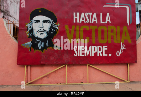 Tabellone rosso mostra Che Guevara, Cardenas, Cuba Foto Stock