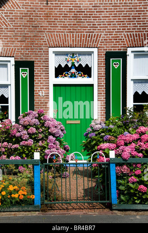 Overijssel Staphorst Olanda gli agricoltori villaggio chiesa calvinista abito tradizionale città religiosa Foto Stock