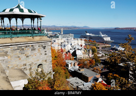 Una vista sul porto e la città bassa della città di Québec Foto Stock