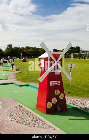 Regno Unito, Inghilterra, Merseyside, Southport, inferiore Promenade, Crazy Golf Foto Stock