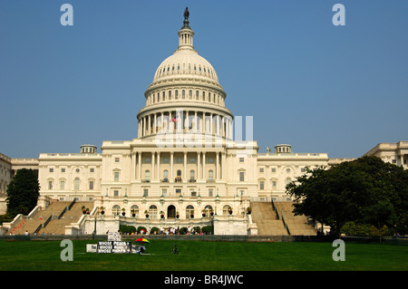 L'azione di protesta contro il maschio le mutilazioni genitali attraverso la circoncisione in Campidoglio degli Stati Uniti, WASHINGTON, STATI UNITI D'AMERICA Foto Stock