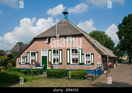 Overijssel Staphorst Olanda gli agricoltori villaggio chiesa calvinista abito tradizionale città religiosa Foto Stock