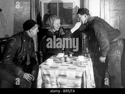 Fotografia storica, spazzacamino mangiare, intorno 1922 Foto Stock