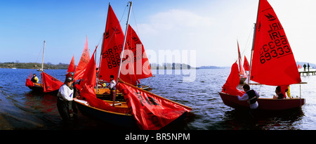 Abbassare il Lough Erne, Enniskillen, Co Fermanagh, Irlanda del Nord Foto Stock