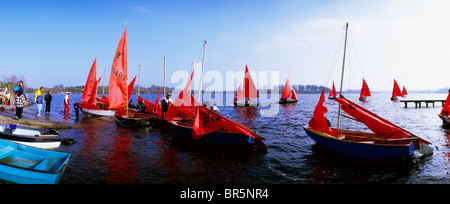 Abbassare il Lough Erne, Enniskillen, Co Fermanagh, Irlanda del Nord Foto Stock