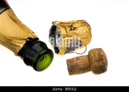 Svuotare la bottiglia di champagne con il sughero e la lamina. Foto Stock