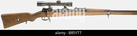 Un fucile oscilloscopio 98 con Gérard Scope, Reichswehr, 8 x 57 cal., no 4136a. Nessun numero corrispondente come di consueto con fucili Reichswehr. Foro luminoso. Bullone-maniglia curva. Vista tangente scalata 1 - 20. Nome del produttore sulla testa del ricevitore nascosta dal supporto. Marchio di accettazione Reichswehr. Vecchio, raffrefinish appena evidente. Brodo di noce con asta di pulizia. Tappo muso. Su supporto a rana lineare per puntamento a vista aperta, con piedistallo insolito sconosciuto sulla testa del ricevitore per doppio incavo della base anteriore, una finitura opaca campo Dr. Walter Gérard / Charlottenburg / M 4 x' con il marchio '15., Foto Stock