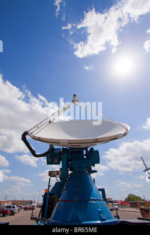 Un Doppler su ruote radar mobili carrello parcheggiato in Kansas, 6 maggio 2010. Foto Stock